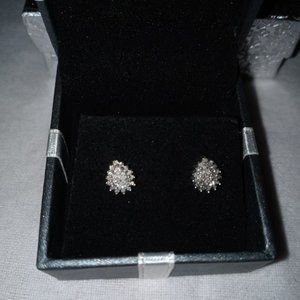 Tear drop cluster White Diamond Post earrings.